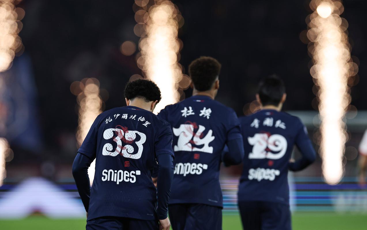 记者：伊萨克已回归纽卡训练，本周他将与俱乐部讨论未来（记者：伊萨克重返纽卡训练，本周将与俱乐部商讨未来规划）