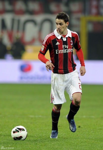 球员C罗先生，完成一次精彩的倒钩破门。 ​（C罗上演惊艳倒钩破门）