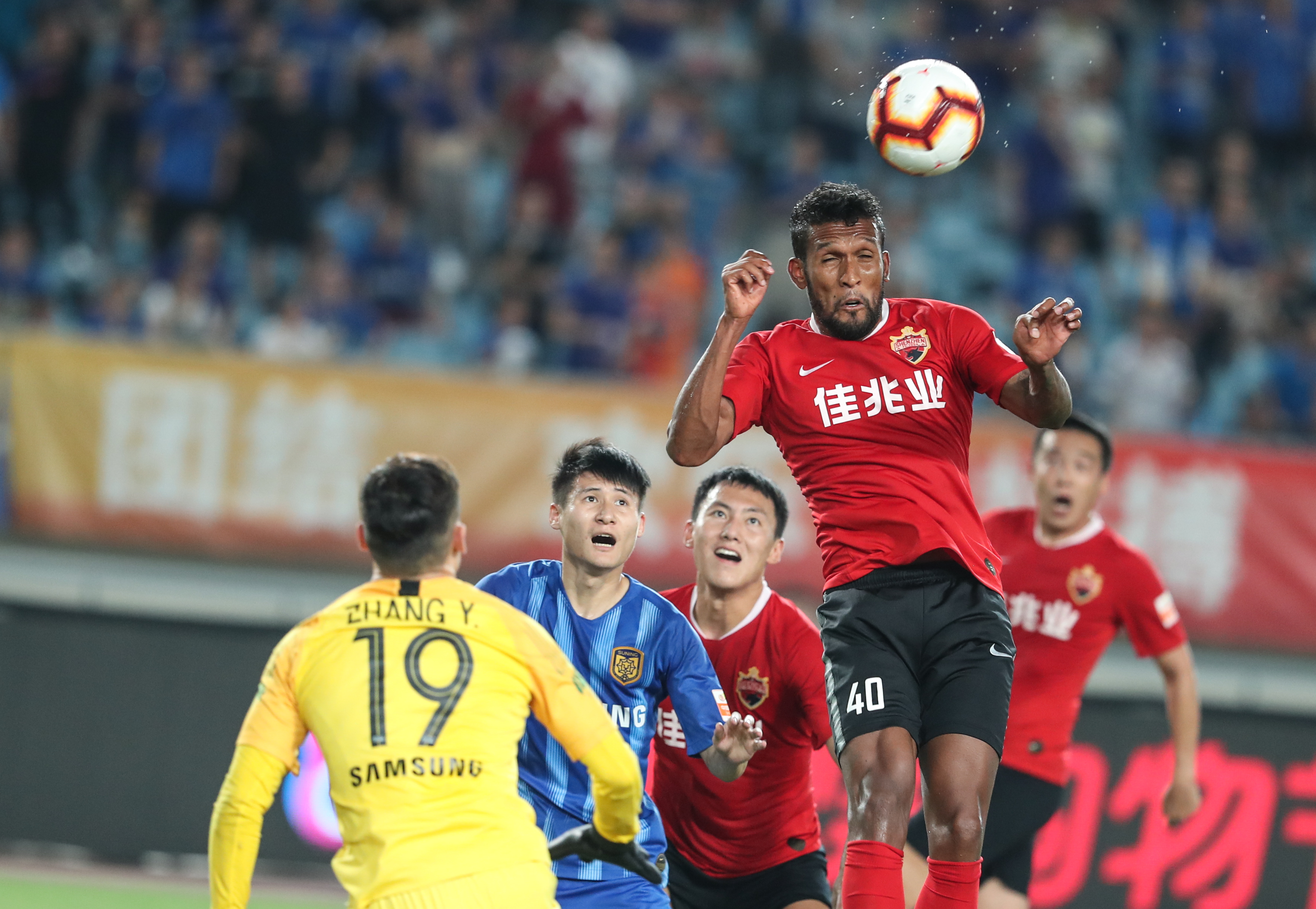 国足备战世界杯又晚了，邵佳一主打年轻牌，30岁老将淡出新国家队（国足世界杯备战再误时机，邵佳一力推年轻化，30岁老将淡出新国家队）