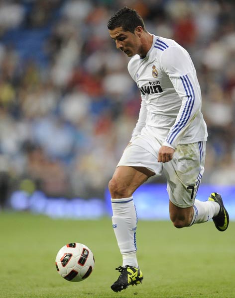 拜仁“小王子”卡尔的巨星之路 偶像梅西但不想和谁比较（拜仁“小王子”卡尔逐梦巨星：崇拜梅西，却不愿与任何人比较）