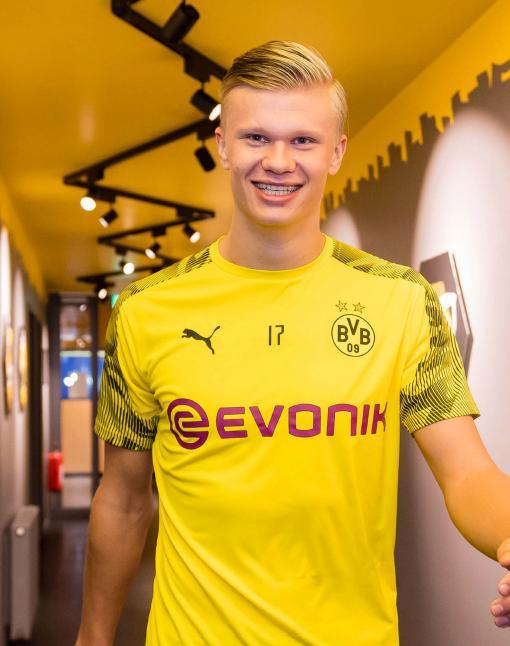 赫迪拉：拜仁从下半场开始就在拖延时间，这不是公平竞赛精神