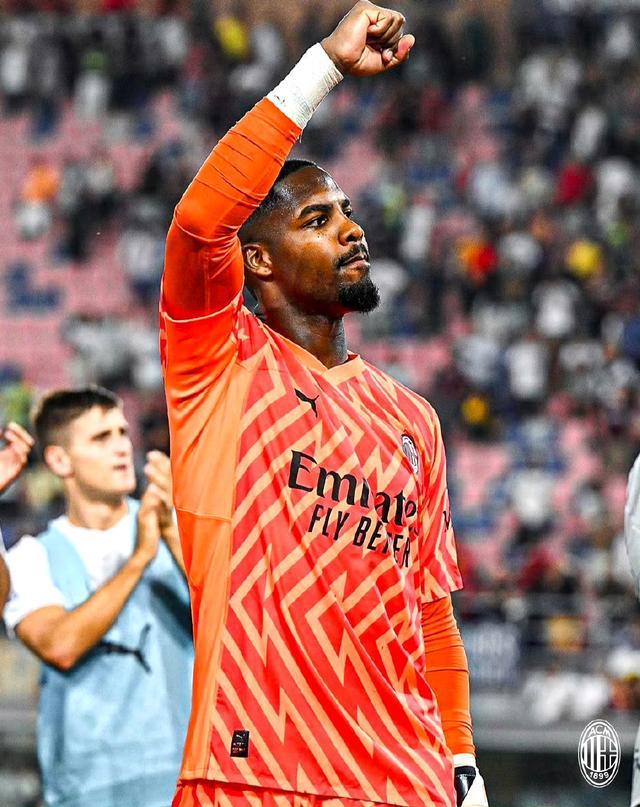 吉尔摩社媒晒照：手术成功，康复之路开始（吉尔摩社媒晒照报平安：手术顺利，康复启程）